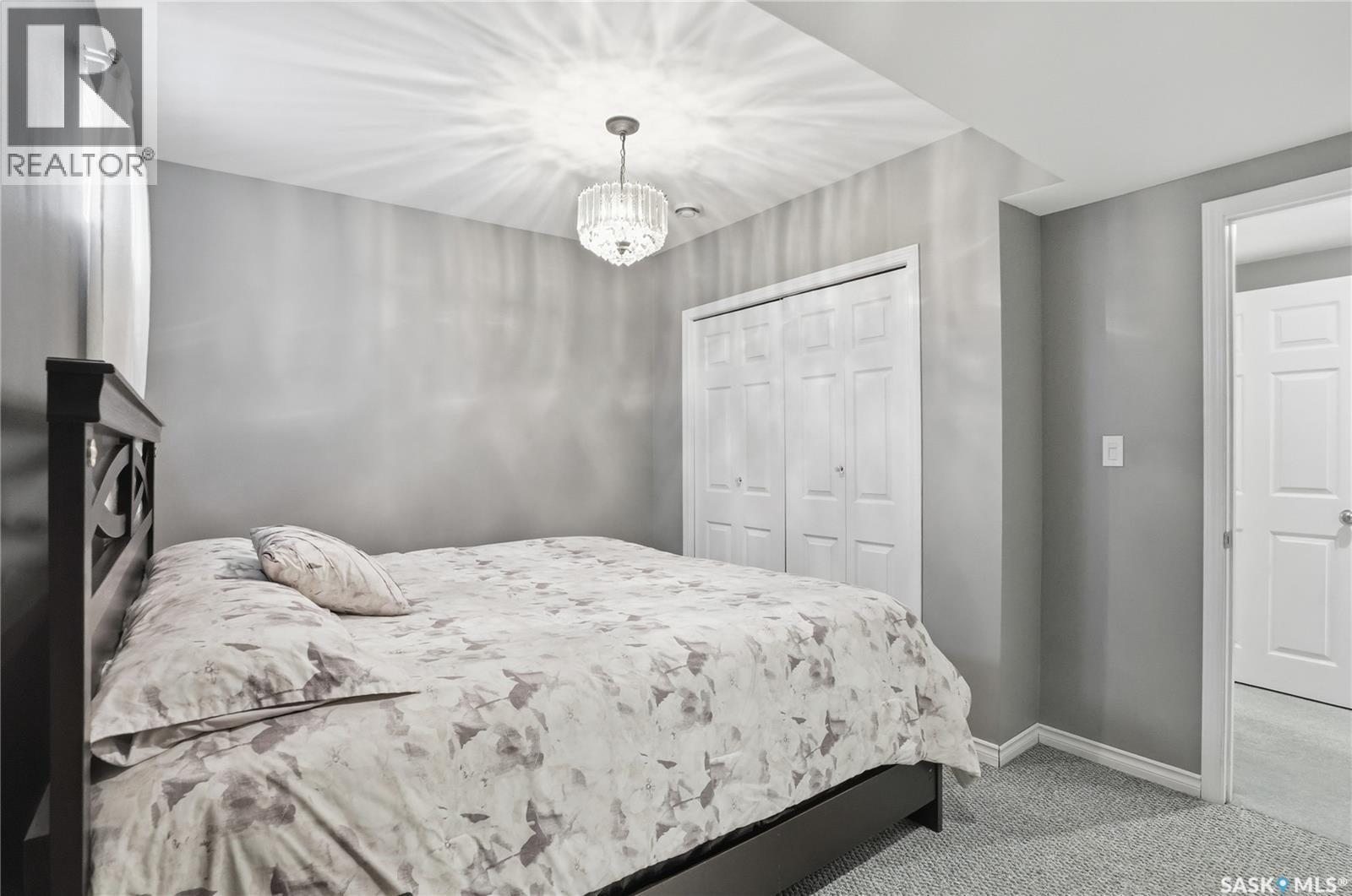406 Laycoe Crescent, Saskatoon, SK - Indoor Photo Showing Bedroom