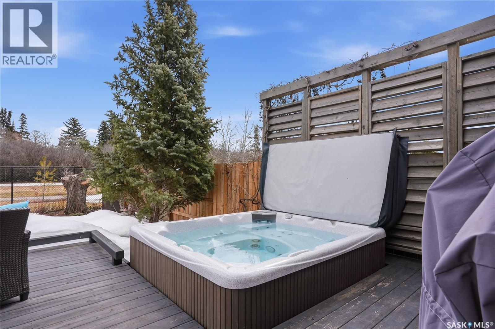 406 Laycoe Crescent, Saskatoon, SK - Outdoor With Deck Patio Veranda