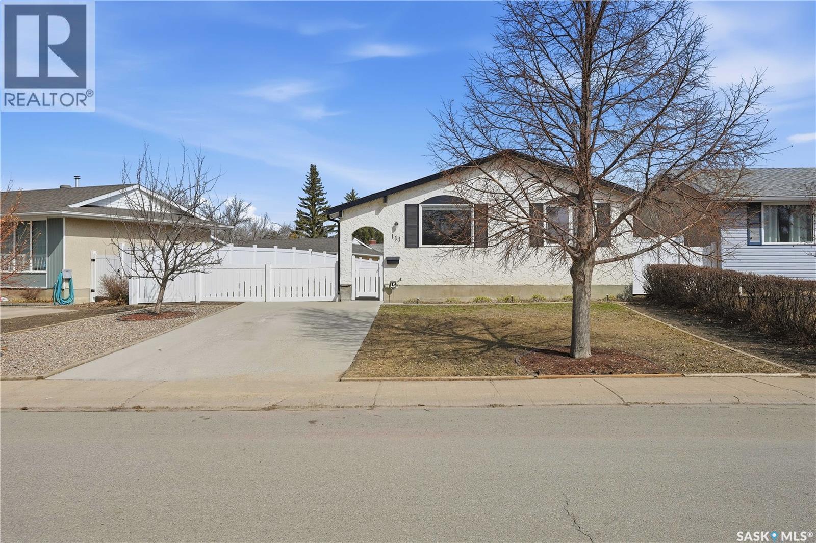 111 Forsyth Crescent, Regina, SK - Outdoor