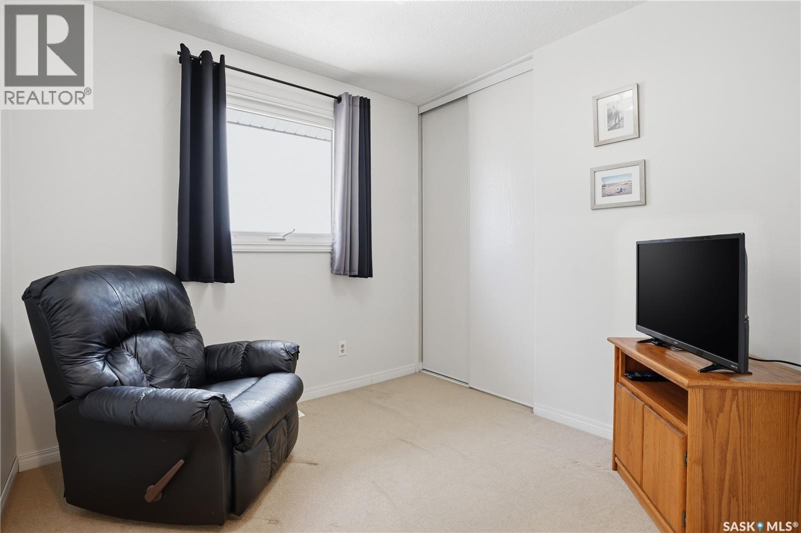 111 Forsyth Crescent, Regina, SK - Indoor