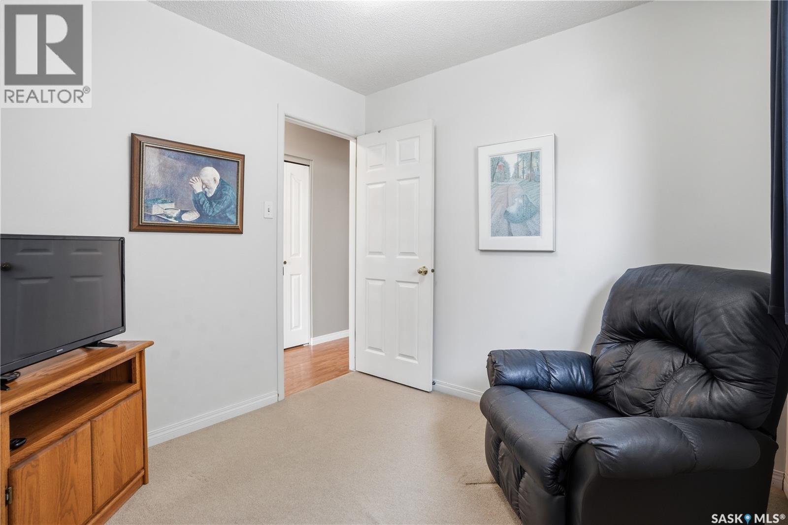 111 Forsyth Crescent, Regina, SK - Indoor