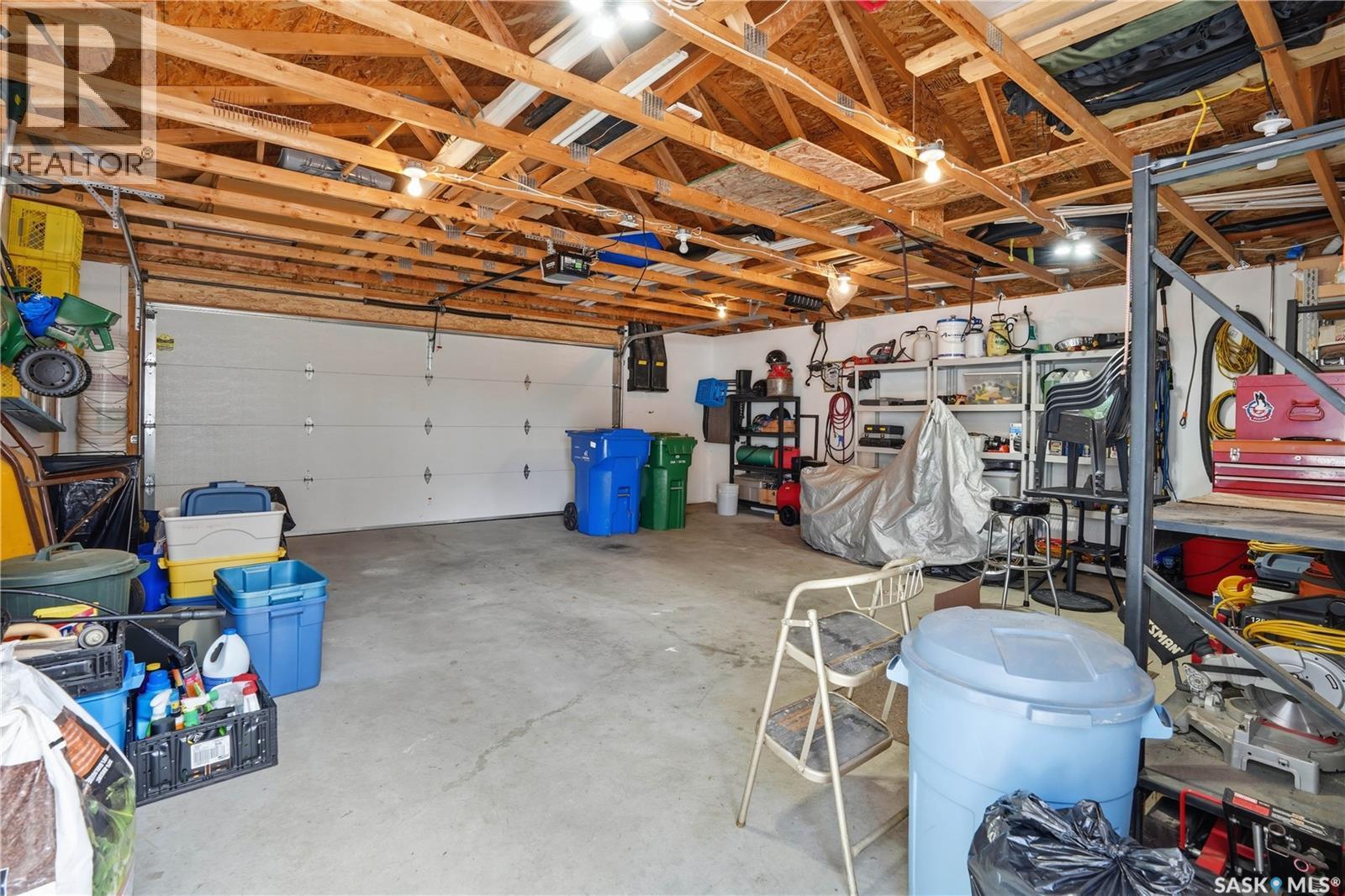 111 Forsyth Crescent, Regina, SK - Indoor Photo Showing Garage