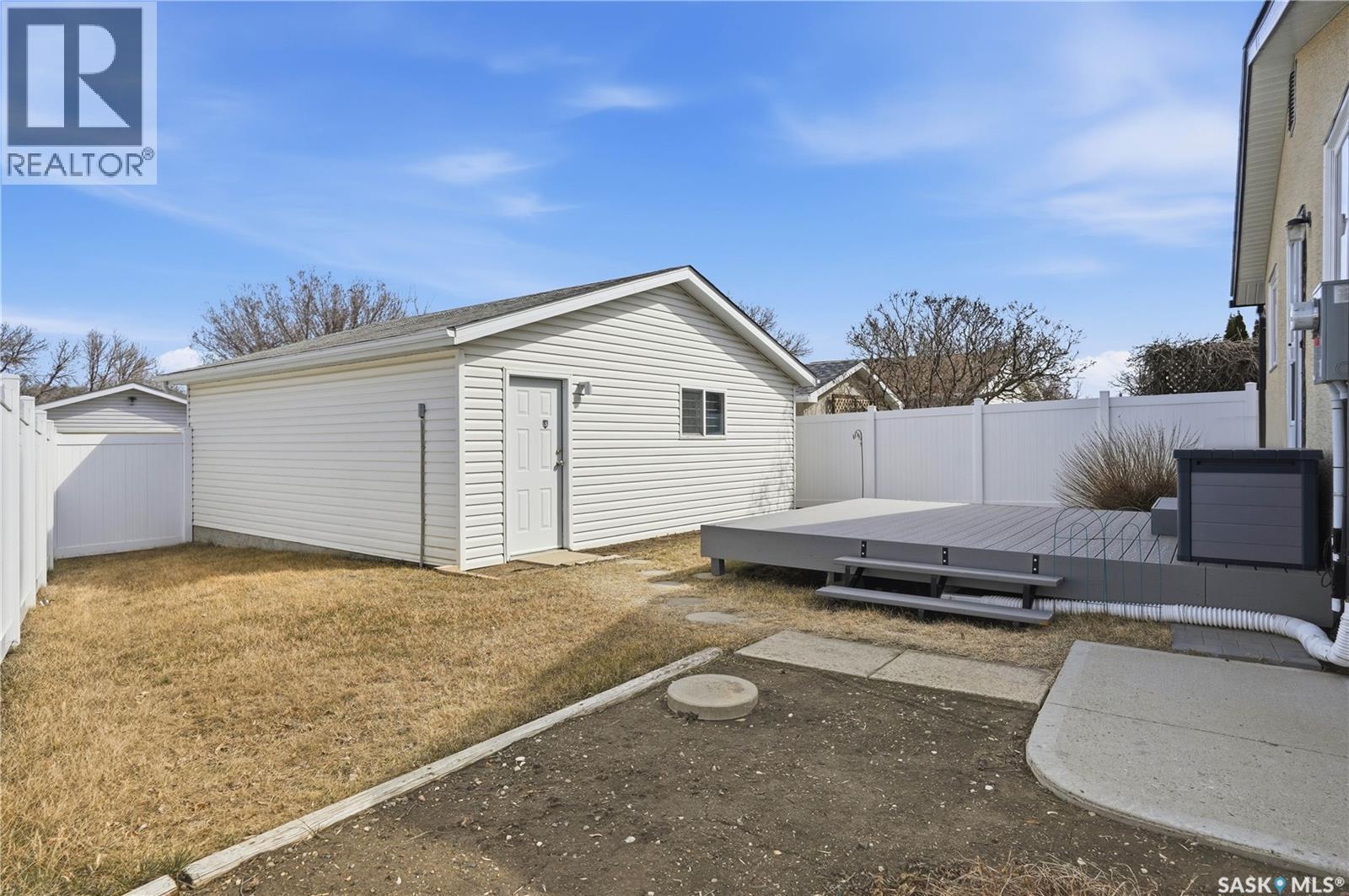 111 Forsyth Crescent, Regina, SK - Outdoor With Exterior