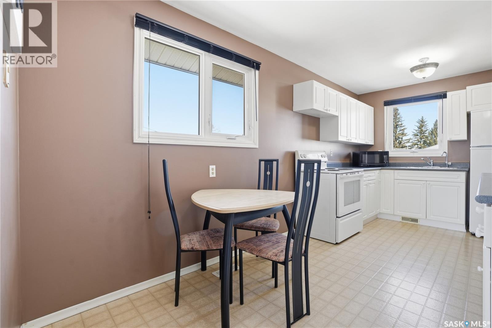 111 Forsyth Crescent, Regina, SK - Indoor Photo Showing Kitchen