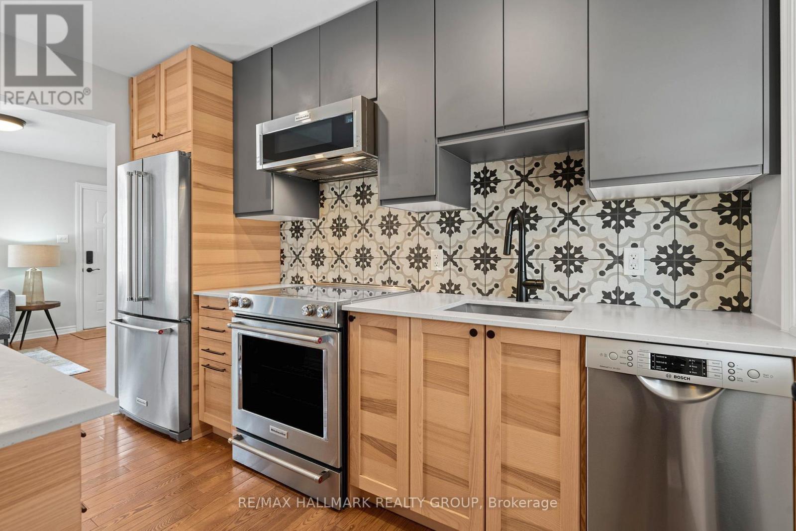 924 Fisher Avenue, Ottawa, ON - Indoor Photo Showing Kitchen