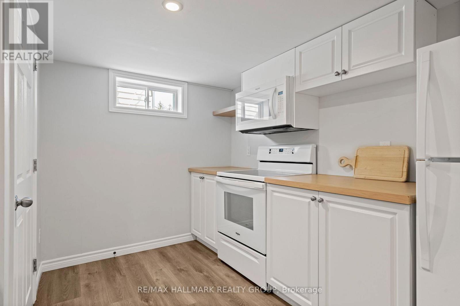 924 Fisher Avenue, Ottawa, ON - Indoor Photo Showing Kitchen