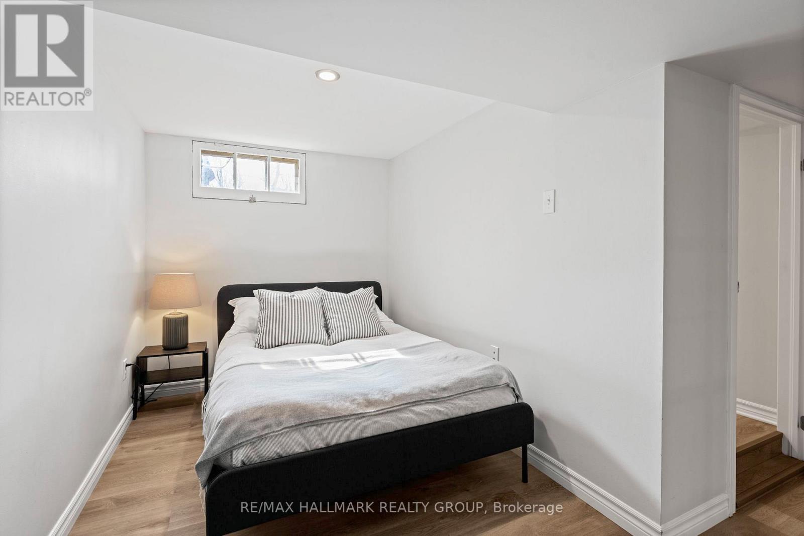 924 Fisher Avenue, Ottawa, ON - Indoor Photo Showing Bedroom