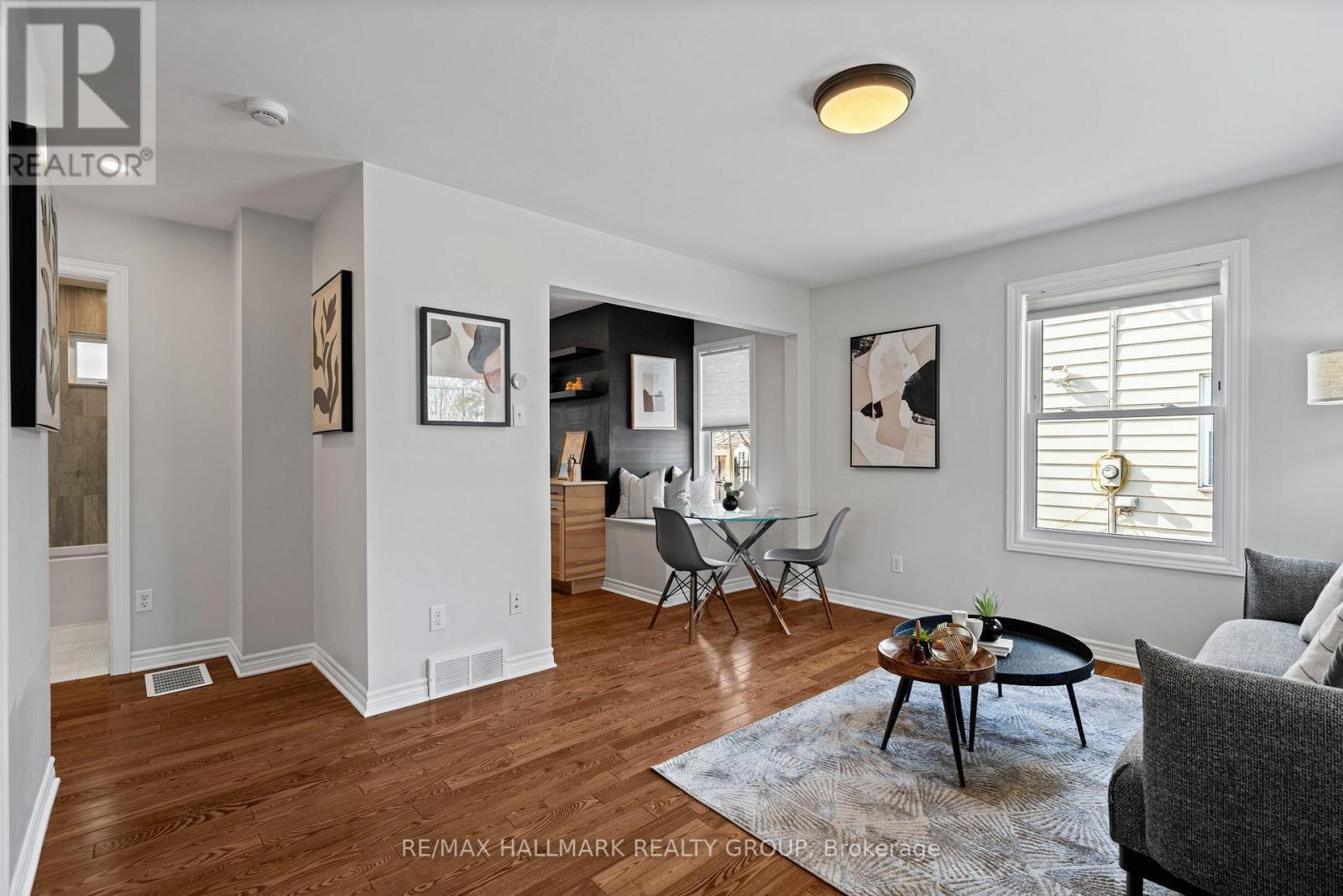 924 Fisher Avenue, Ottawa, ON - Indoor Photo Showing Living Room