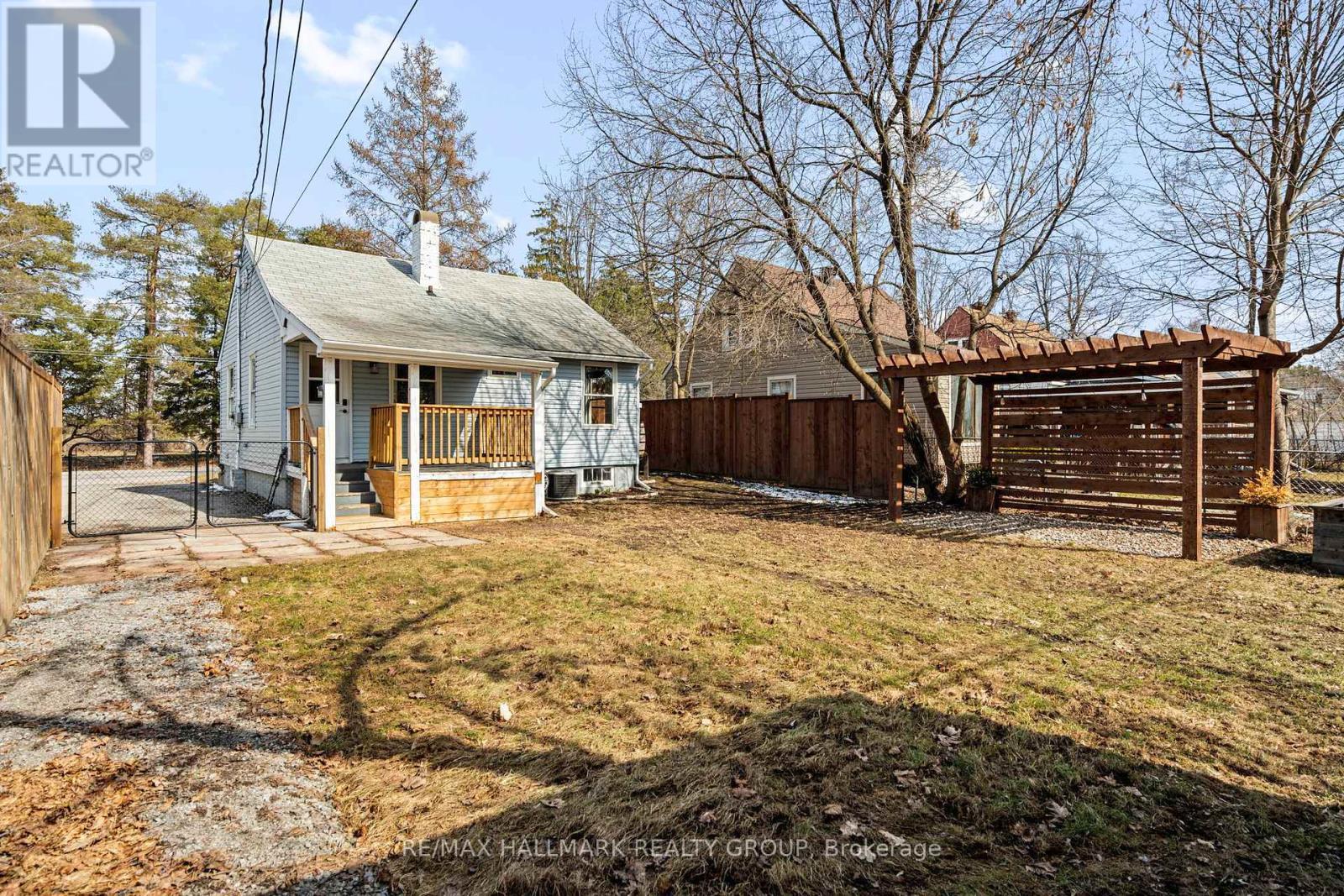 924 Fisher Avenue, Ottawa, ON - Outdoor