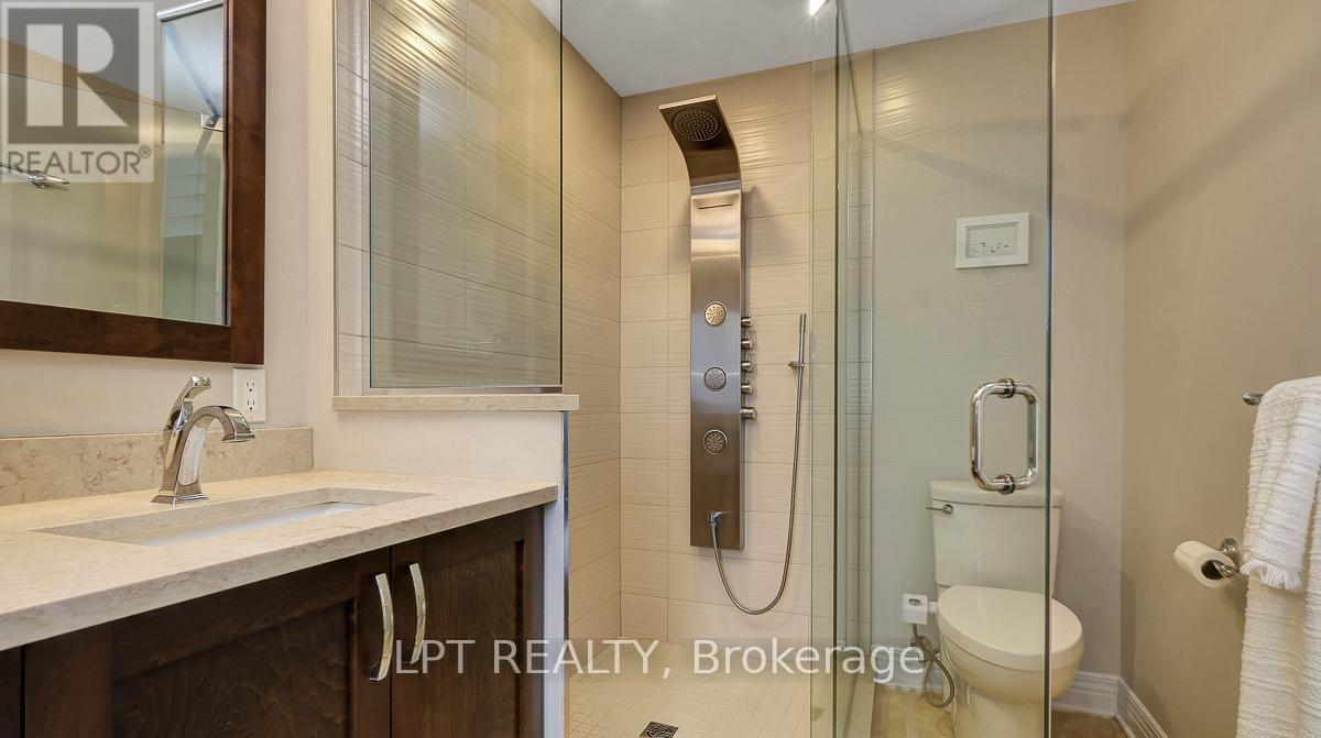 176 Lanark Avenue, Ottawa, ON - Indoor Photo Showing Bathroom