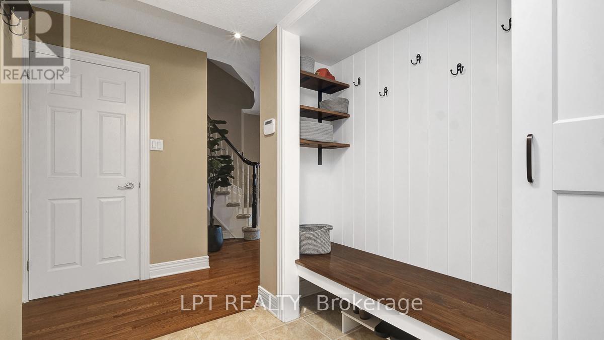 176 Lanark Avenue, Ottawa, ON - Indoor Photo Showing Other Room