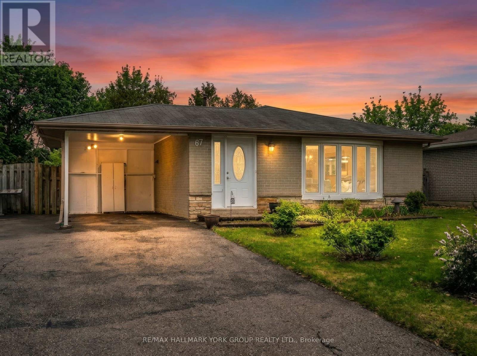 67 Devins Drive, Aurora, ON - Outdoor