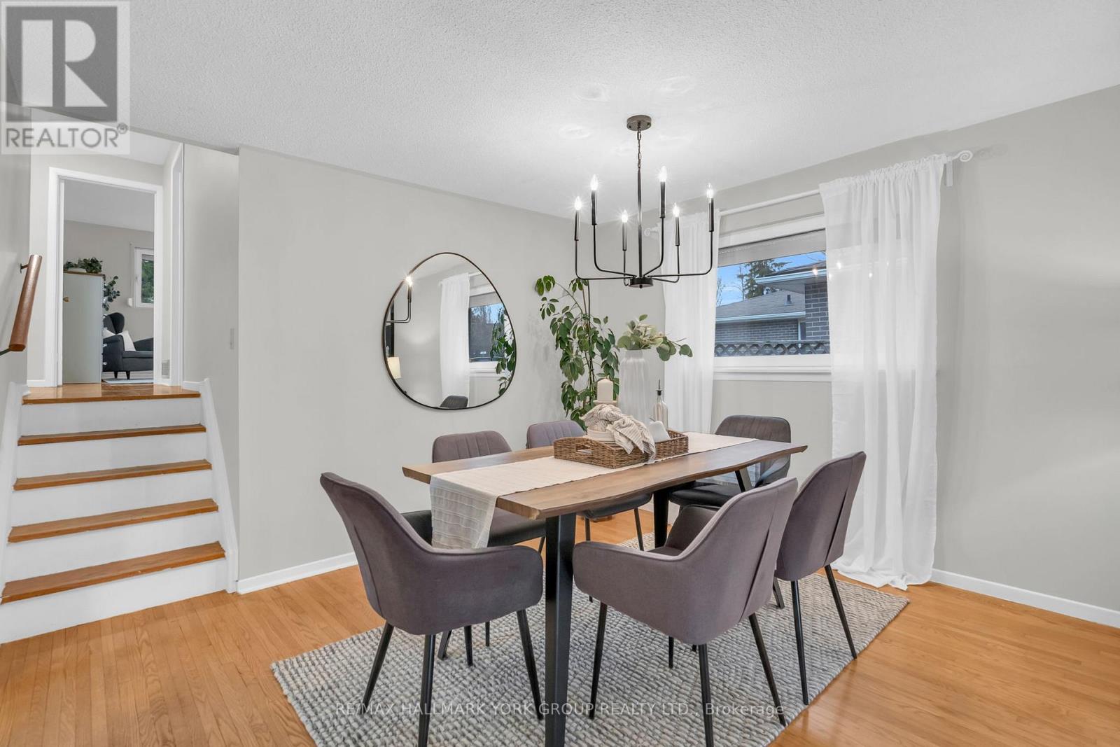 67 Devins Drive, Aurora, ON - Indoor Photo Showing Dining Room