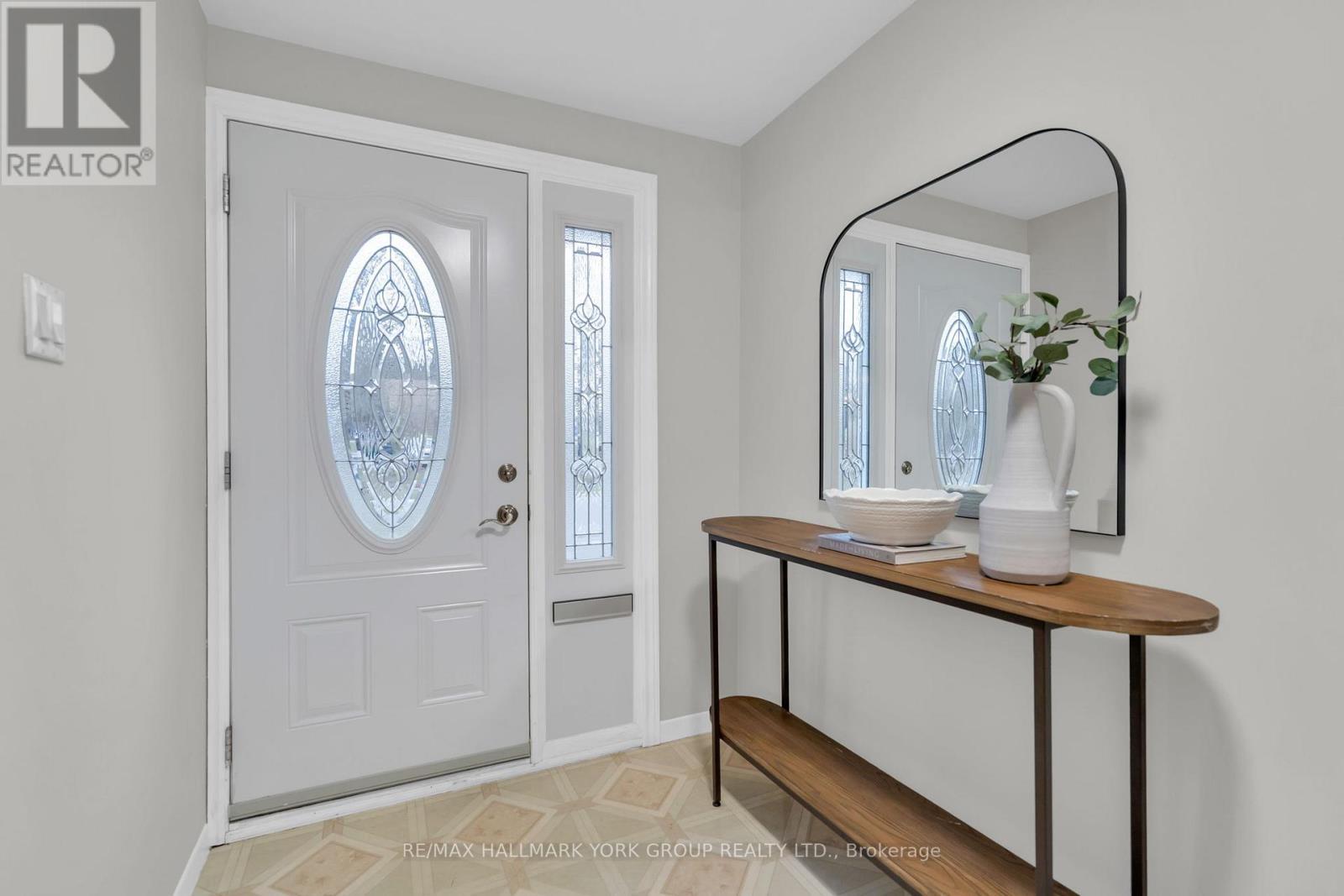 67 Devins Drive, Aurora, ON - Indoor Photo Showing Other Room