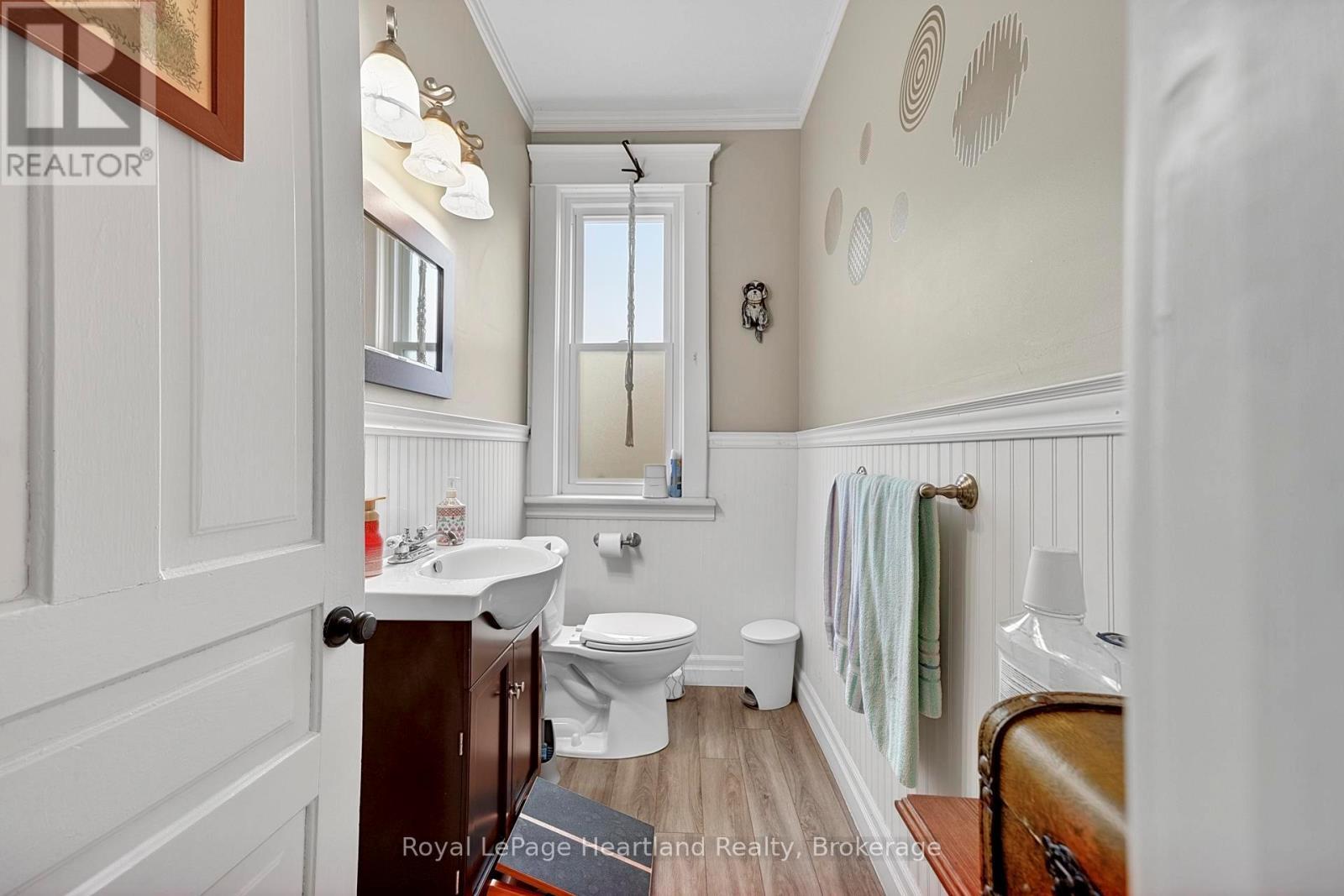 14 Elgin Avenue E, Goderich (Goderich (Town)), ON - Indoor Photo Showing Bathroom