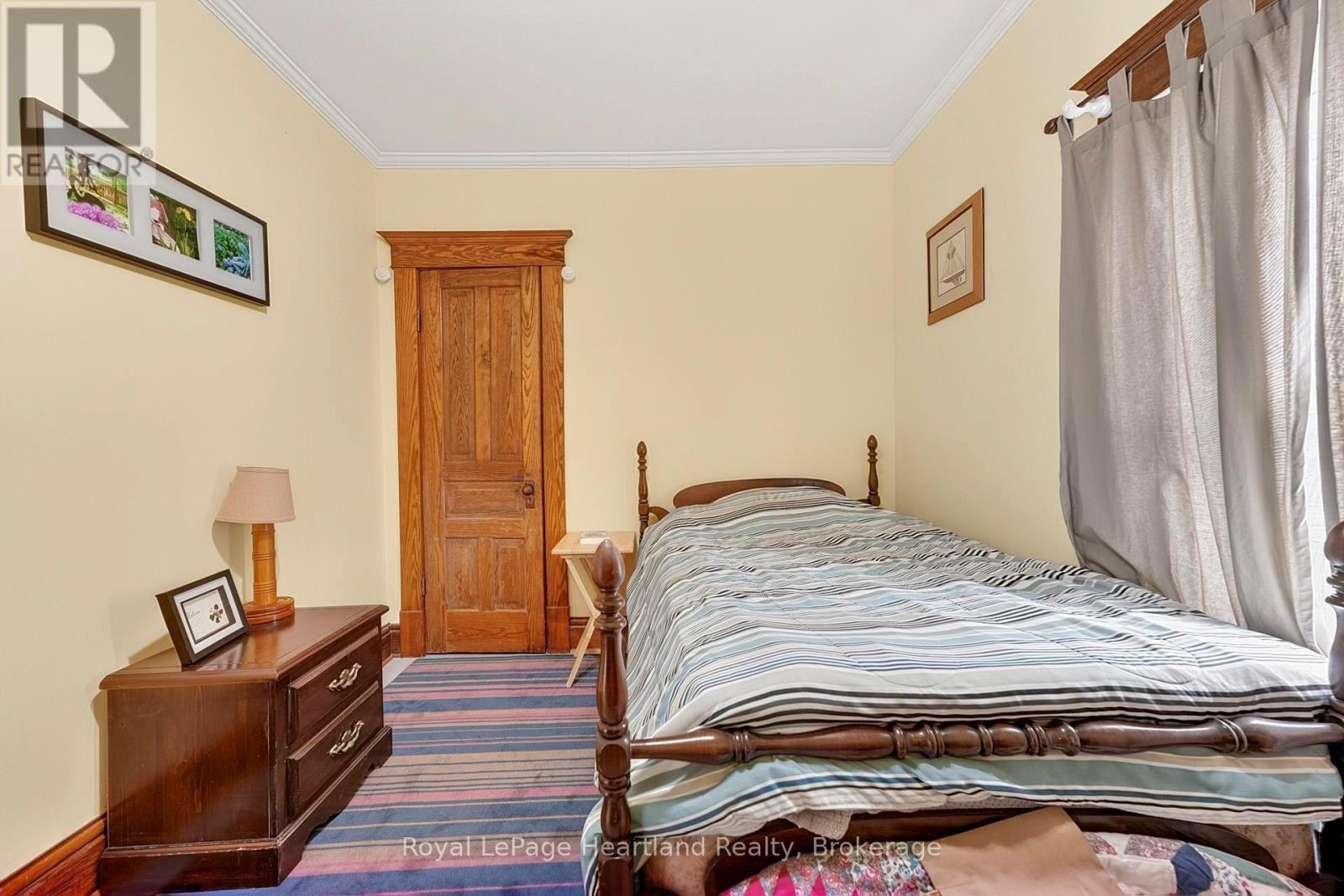 14 Elgin Avenue E, Goderich (Goderich (Town)), ON - Indoor Photo Showing Bedroom