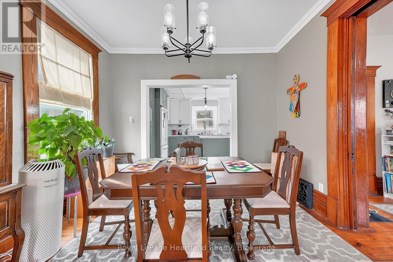 14 Elgin Avenue E, Goderich (Goderich (Town)), ON - Indoor Photo Showing Dining Room