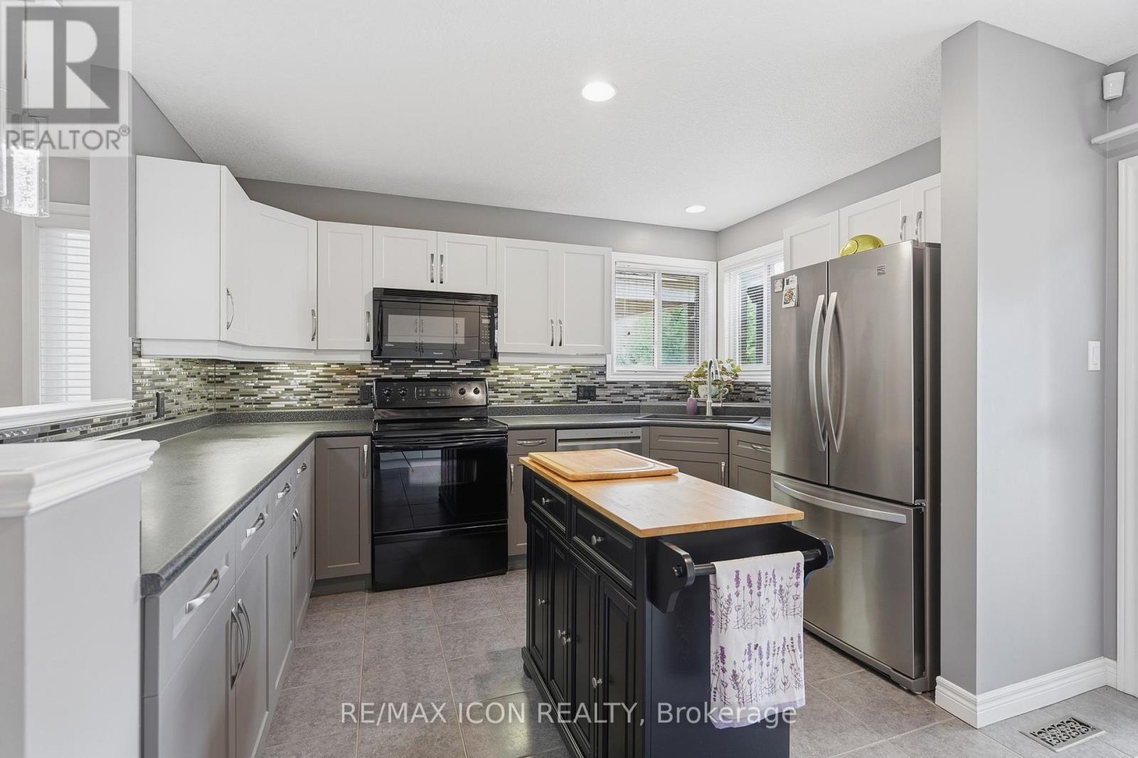 53 Augusta Crescent, St. Thomas, ON - Indoor Photo Showing Kitchen