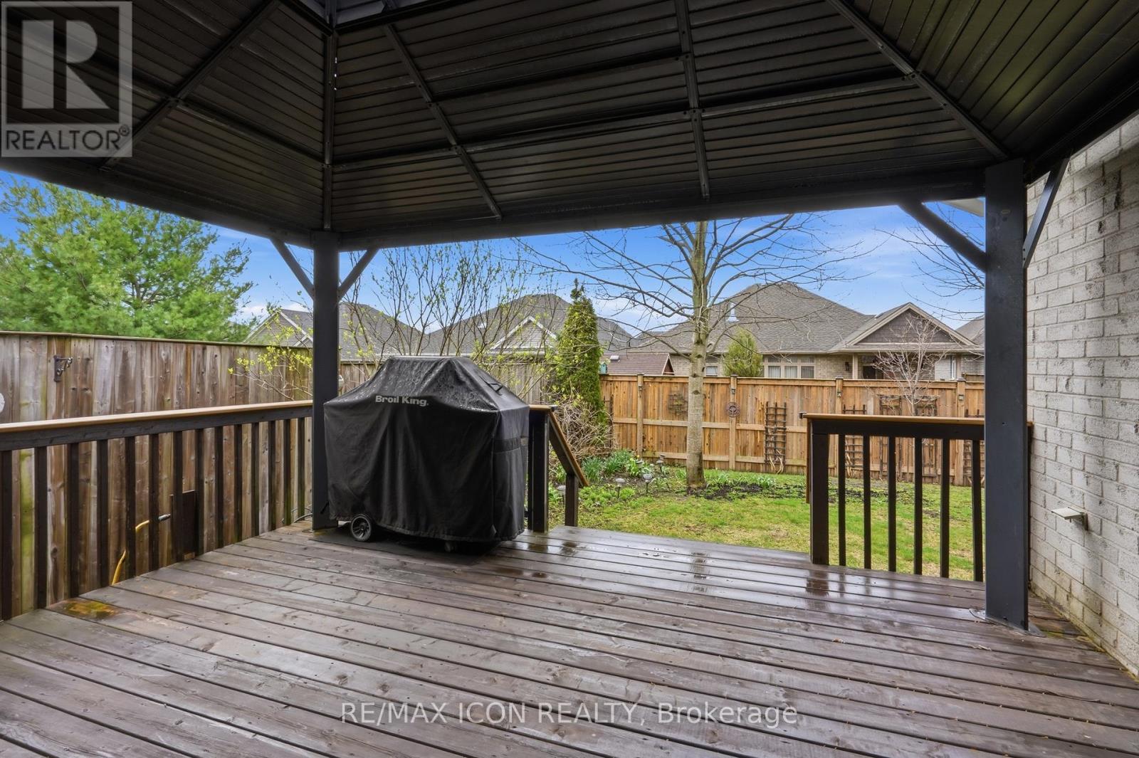 53 Augusta Crescent, St. Thomas, ON - Outdoor With Deck Patio Veranda With Exterior