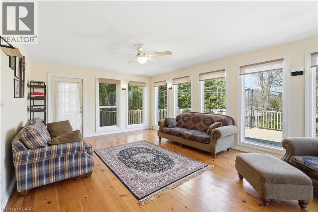 55 Berkley Crescent, Simcoe, ON - Indoor Photo Showing Living Room