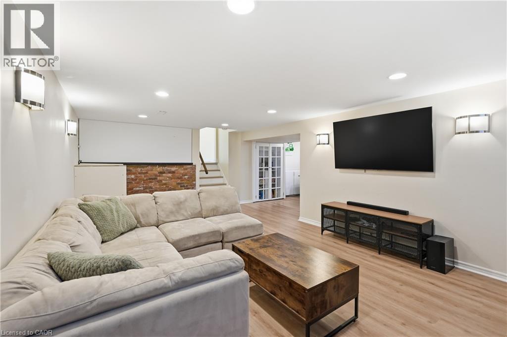 55 Berkley Crescent, Simcoe, ON - Indoor Photo Showing Living Room