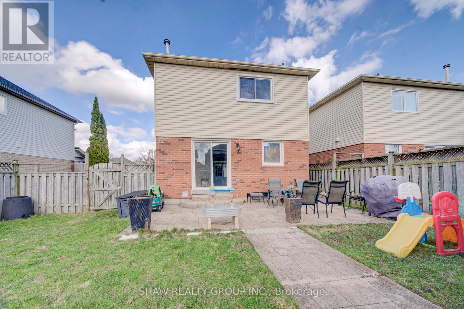 334 Christopher Drive, Cambridge, ON - Outdoor With Exterior