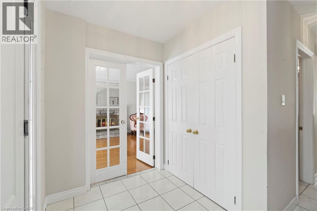 36 Buckingham Drive, Hamilton, ON - Indoor Photo Showing Other Room
