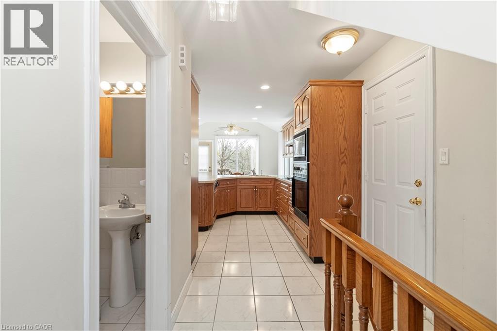 36 Buckingham Drive, Hamilton, ON - Indoor Photo Showing Other Room