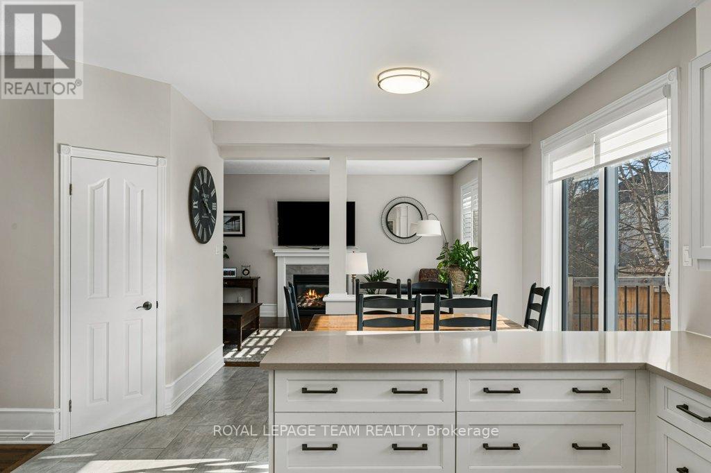 8 Thunderbird Crescent, Ottawa, ON - Indoor Photo Showing Kitchen