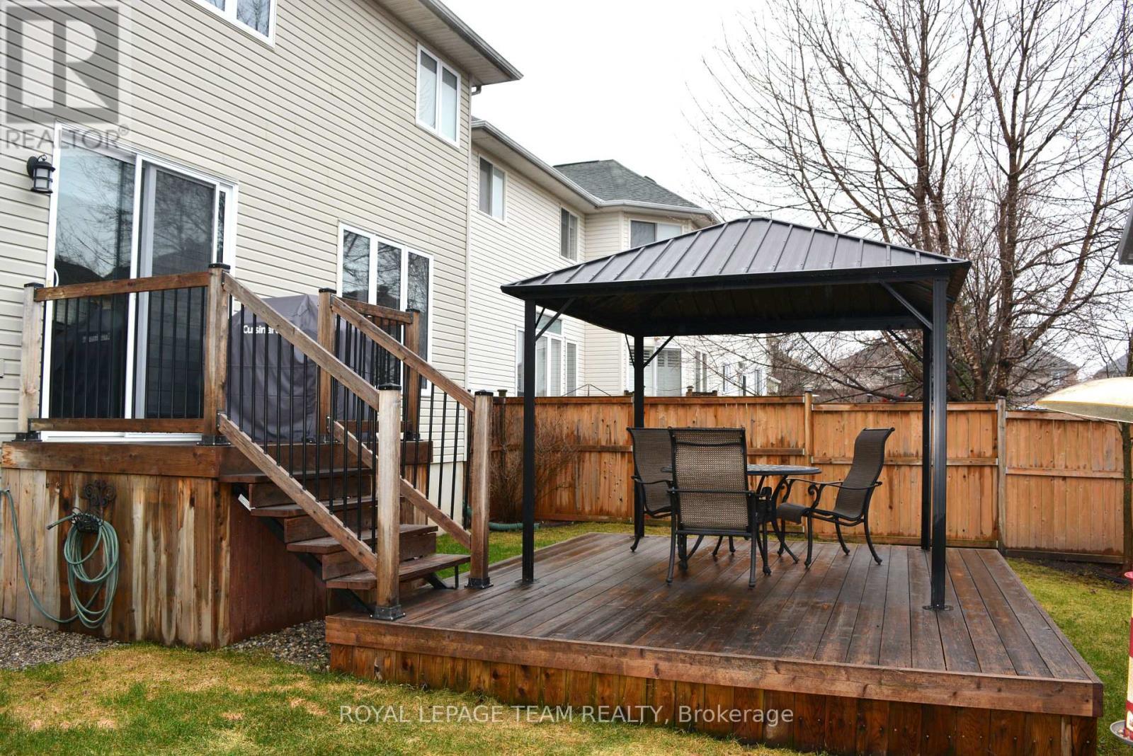 8 Thunderbird Crescent, Ottawa, ON - Outdoor With Exterior