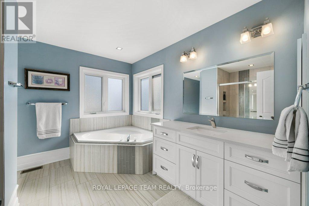8 Thunderbird Crescent, Ottawa, ON - Indoor Photo Showing Bathroom
