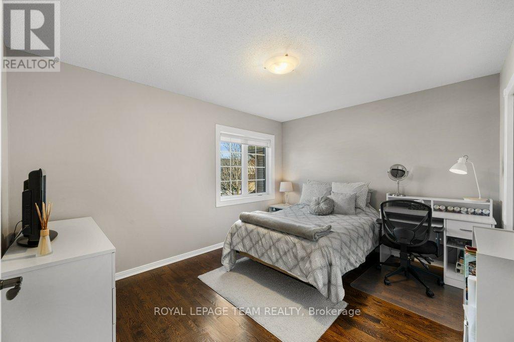 8 Thunderbird Crescent, Ottawa, ON - Indoor Photo Showing Bedroom