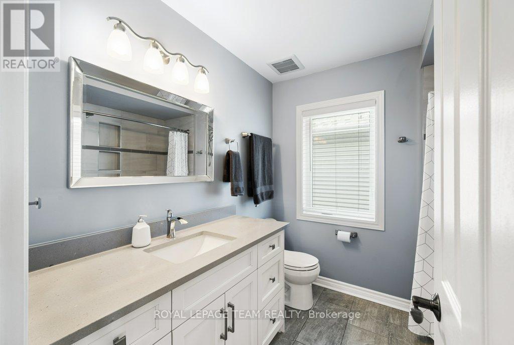 8 Thunderbird Crescent, Ottawa, ON - Indoor Photo Showing Bathroom
