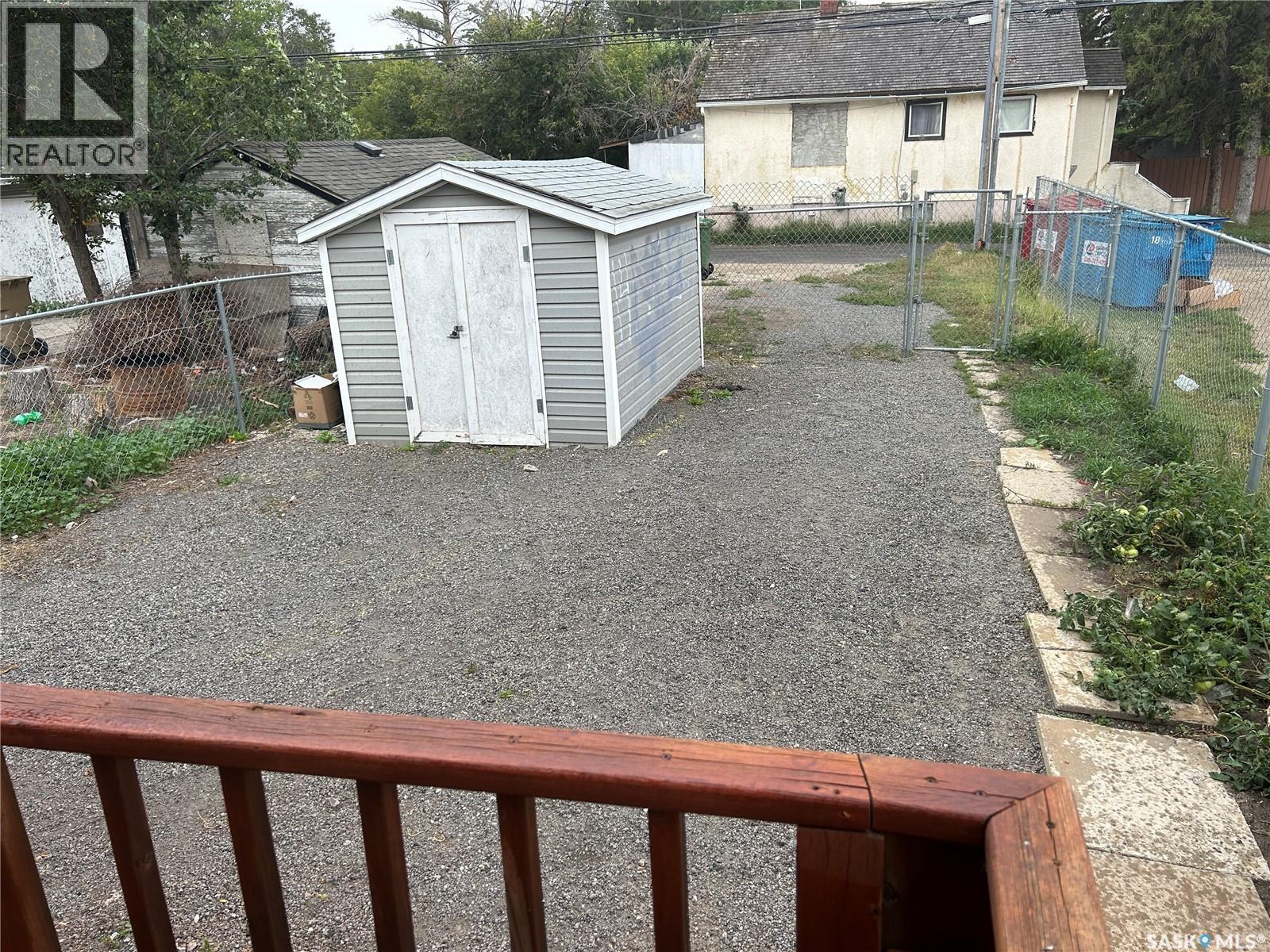 3033 Dewdney Avenue, Regina, SK - Outdoor