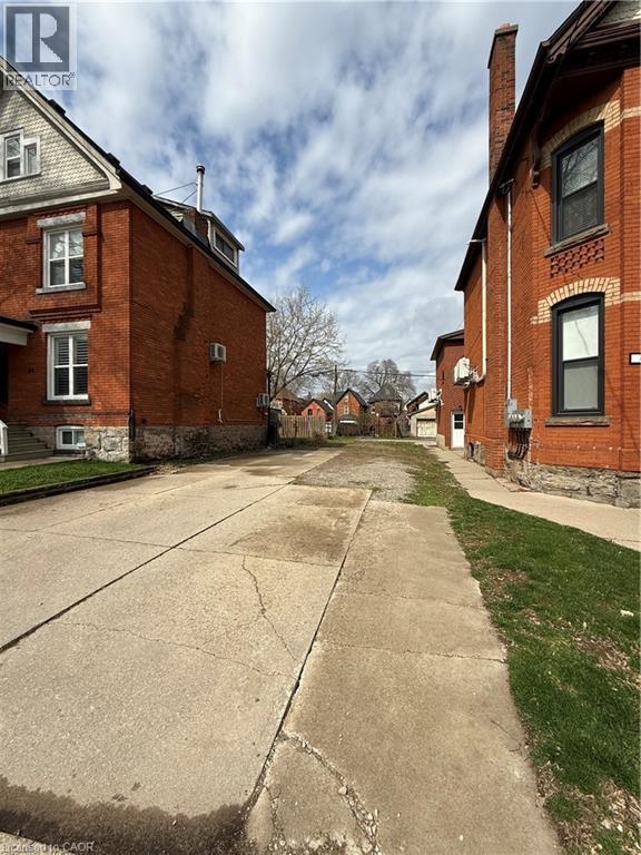 80 Ontario Avenue, Hamilton, ON