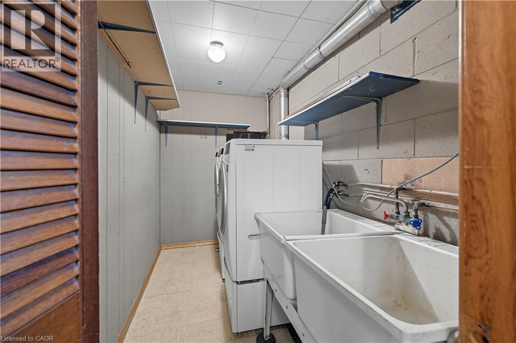 23 Percy Court, Hamilton, ON - Indoor Photo Showing Kitchen
