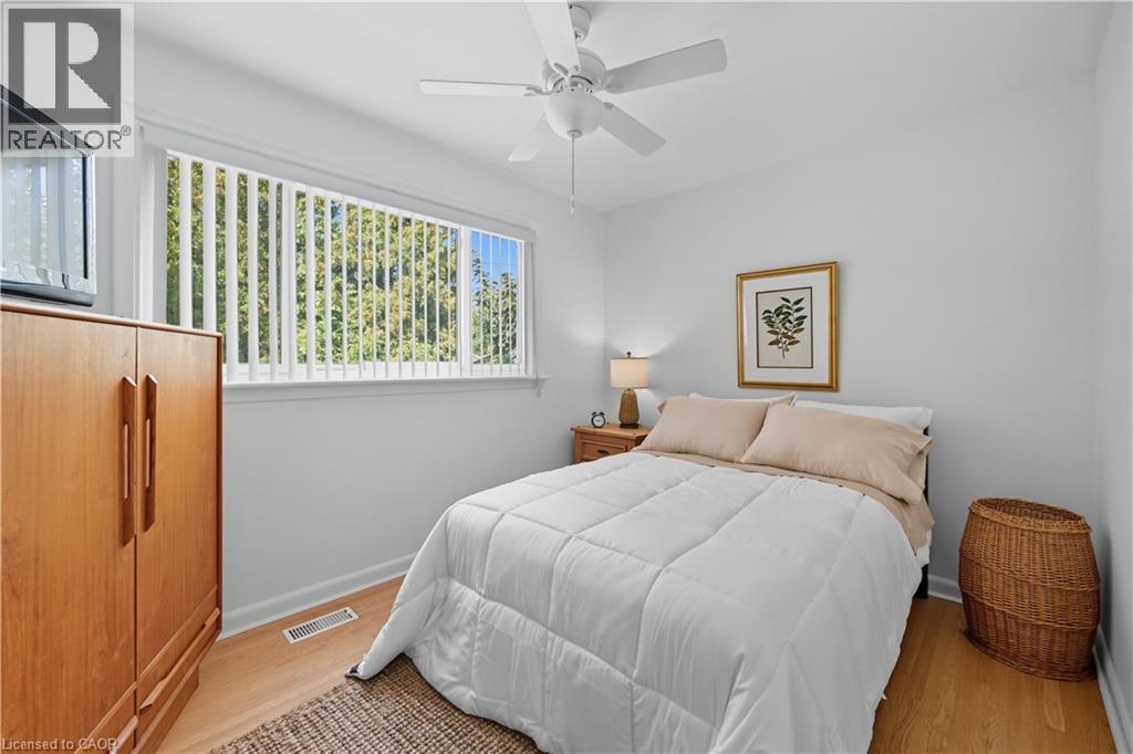 23 Percy Court, Hamilton, ON - Indoor Photo Showing Bedroom