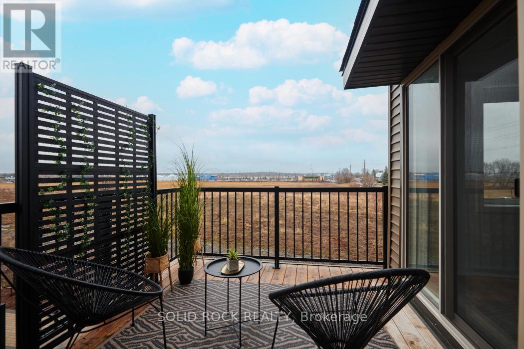 Balcony located directly off dining space. - 512 Pilot Private, Ottawa, ON - Outdoor With Balcony