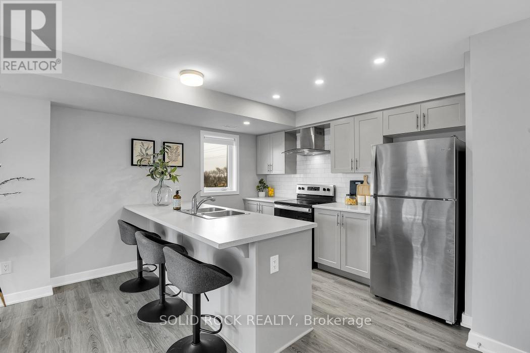 512 Pilot Private, Ottawa, ON - Indoor Photo Showing Kitchen With Stainless Steel Kitchen With Double Sink With Upgraded Kitchen