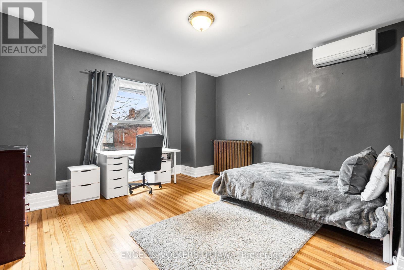 553 Gilmour Street, Ottawa, ON - Indoor