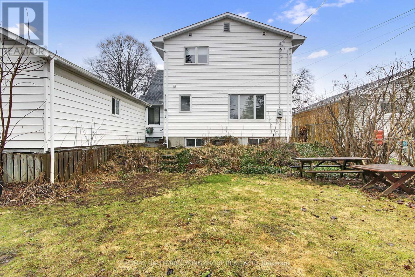2018 Olympia Crescent, Ottawa, ON - Outdoor