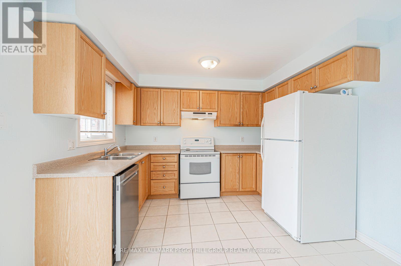 1 Michael Crescent, Barrie, ON - Indoor Photo Showing Kitchen With Double Sink