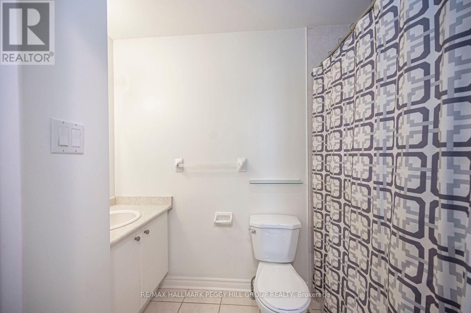 1 Michael Crescent, Barrie, ON - Indoor Photo Showing Bathroom