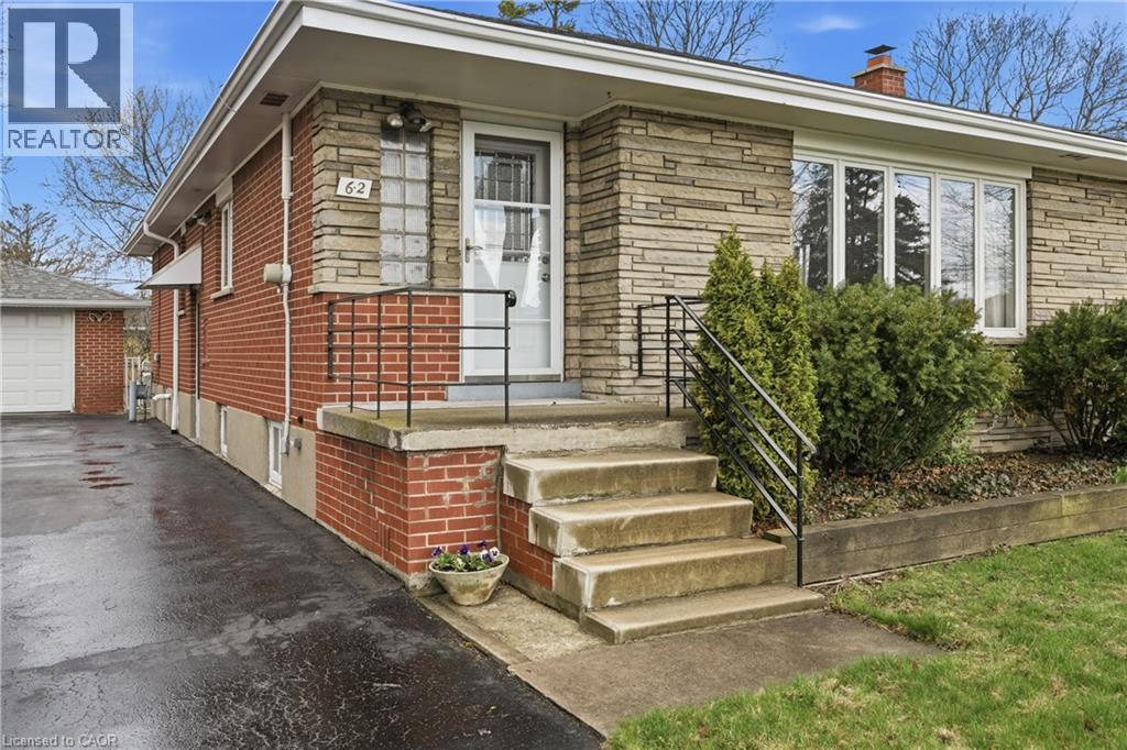 62 Grenadier Drive, Hamilton, ON - Outdoor
