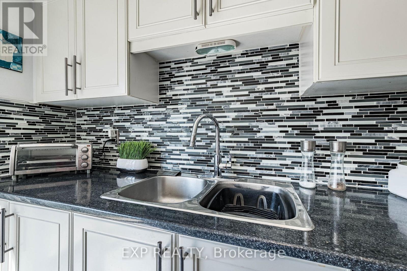 53 Sweetwood Circle, Brampton, ON - Indoor Photo Showing Kitchen With Double Sink