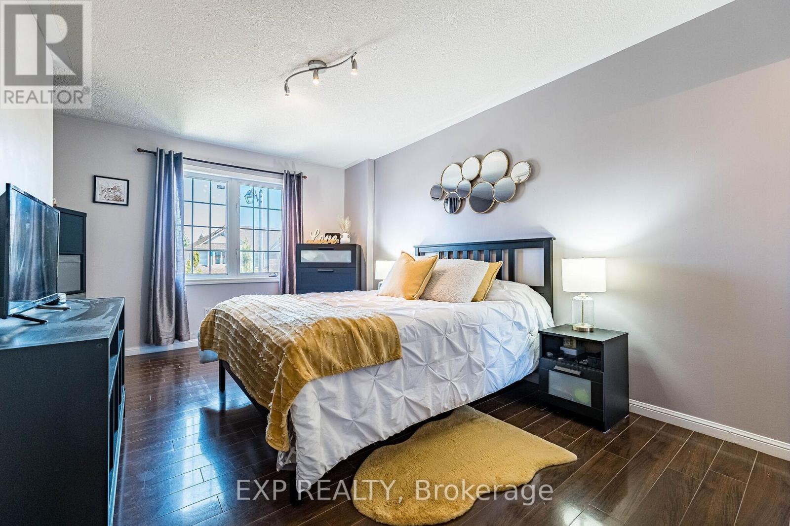 53 Sweetwood Circle, Brampton, ON - Indoor Photo Showing Bedroom