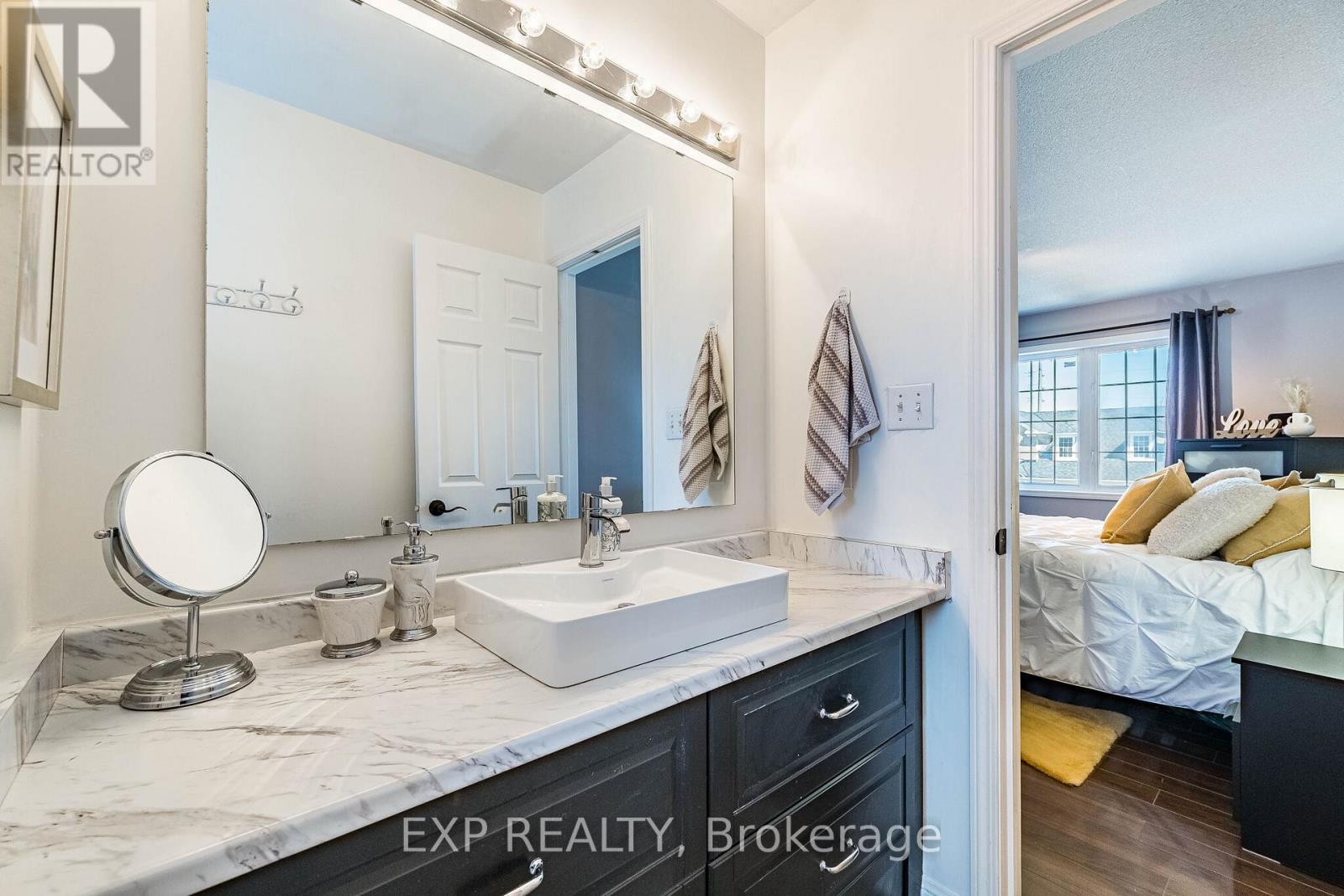 53 Sweetwood Circle, Brampton, ON - Indoor Photo Showing Bathroom