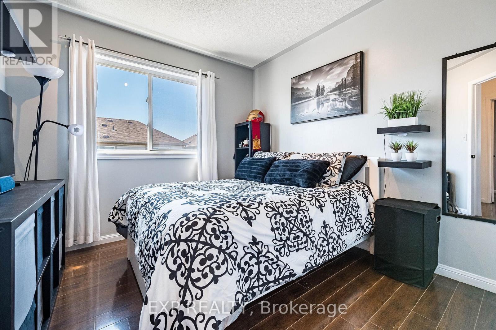 53 Sweetwood Circle, Brampton, ON - Indoor Photo Showing Bedroom
