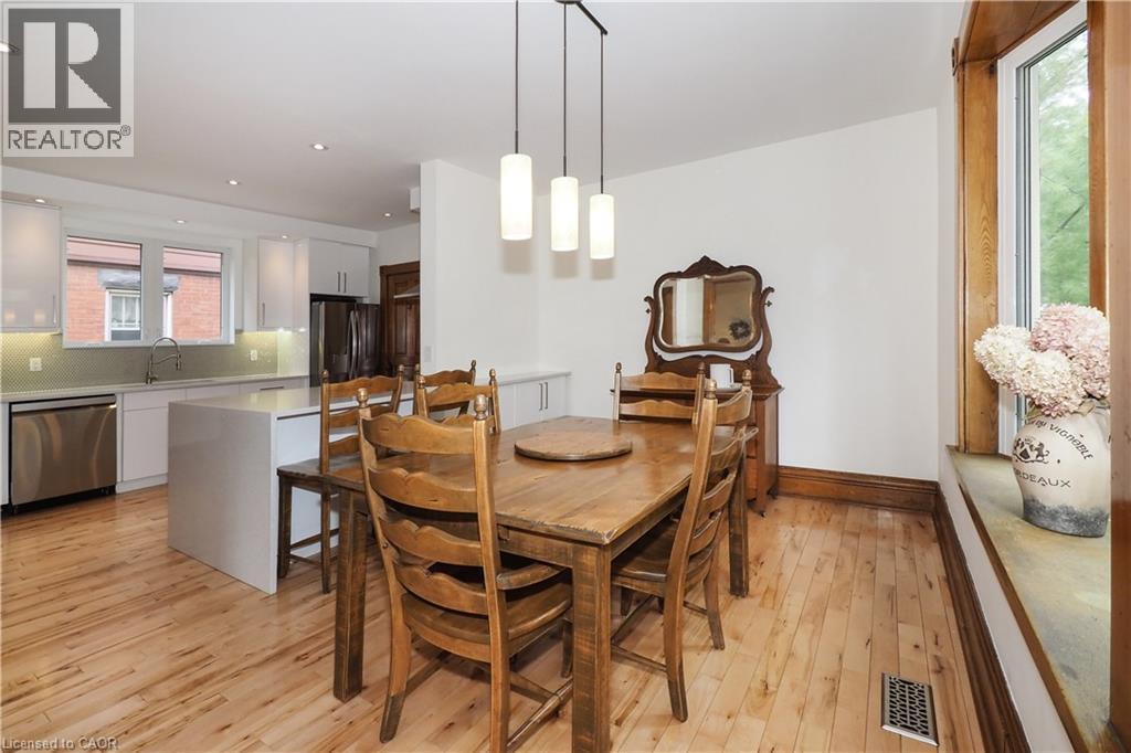 18 Theresa Street, Kitchener, ON - Indoor Photo Showing Dining Room