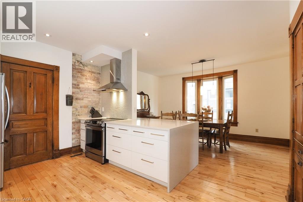 18 Theresa Street, Kitchener, ON - Indoor Photo Showing Kitchen With Upgraded Kitchen